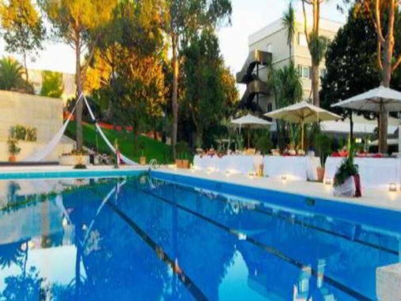 Hotel Sporting بوميتْسْيا المظهر الخارجي الصورة
