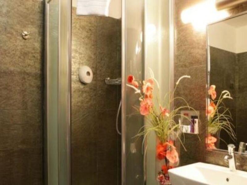 Hotel Sporting بوميتْسْيا المظهر الخارجي الصورة